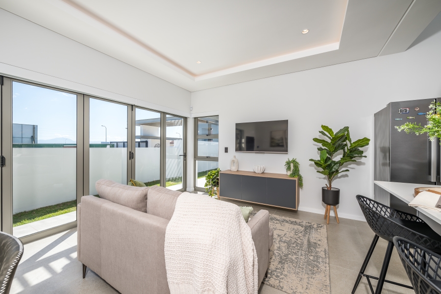 2 Bedroom Property for Sale in Heiderand Western Cape